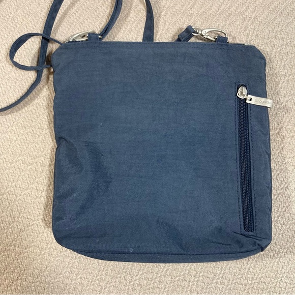 Baggallini Crossbody Bag Purse Navy Blue Removable Strap - Picture 2 of 13